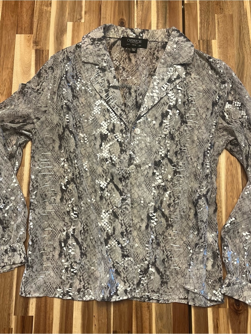 Flowy blouse with silver and snake pattern